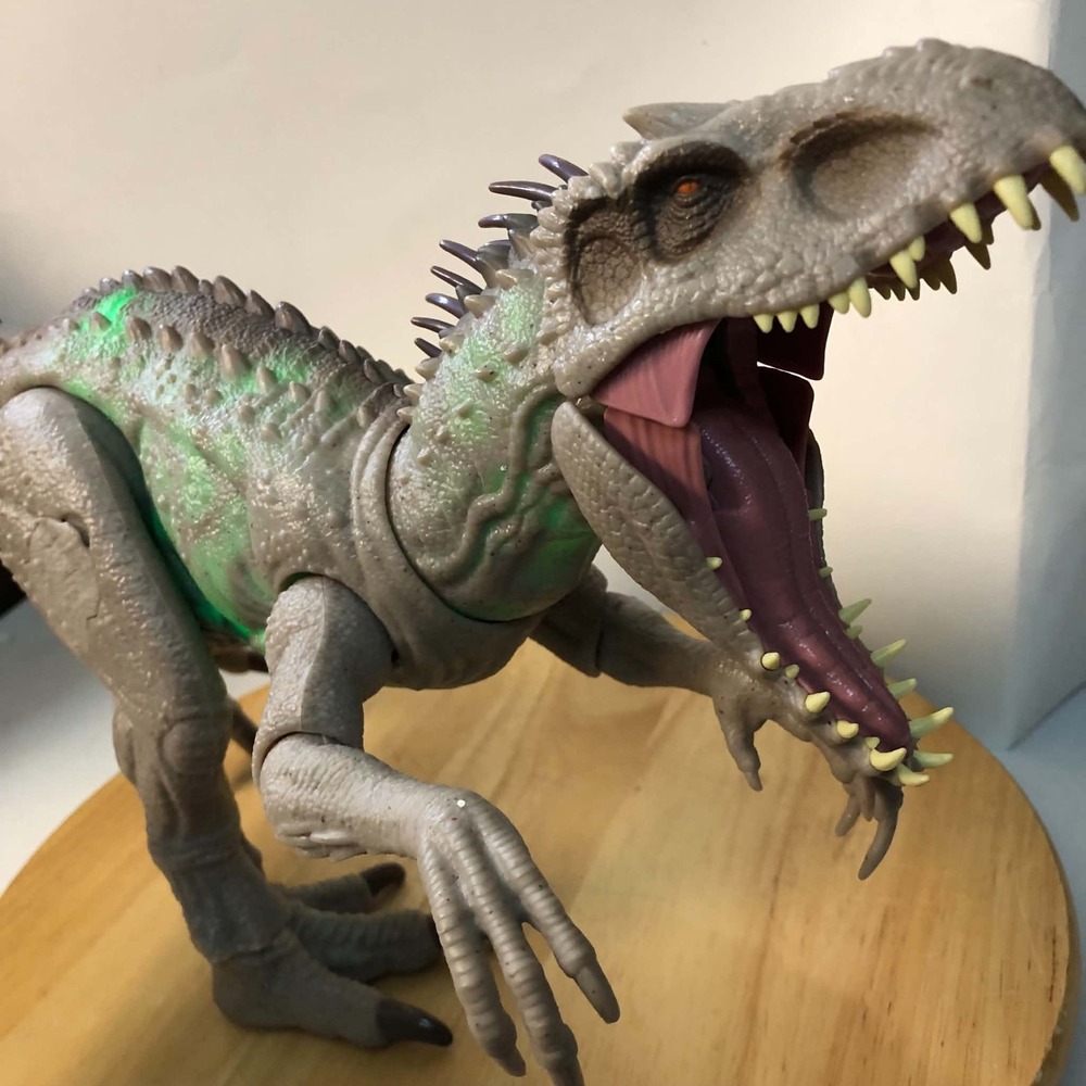 Mattel Jurassic World Indominus Rex Toy 21 in Camouflage N Battle Light Up 2022